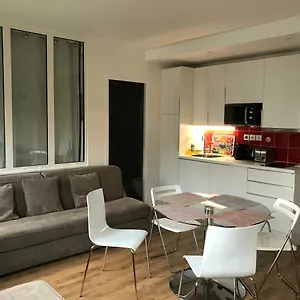https://tour-eiffel-rent-apartment.fr-paris.fr